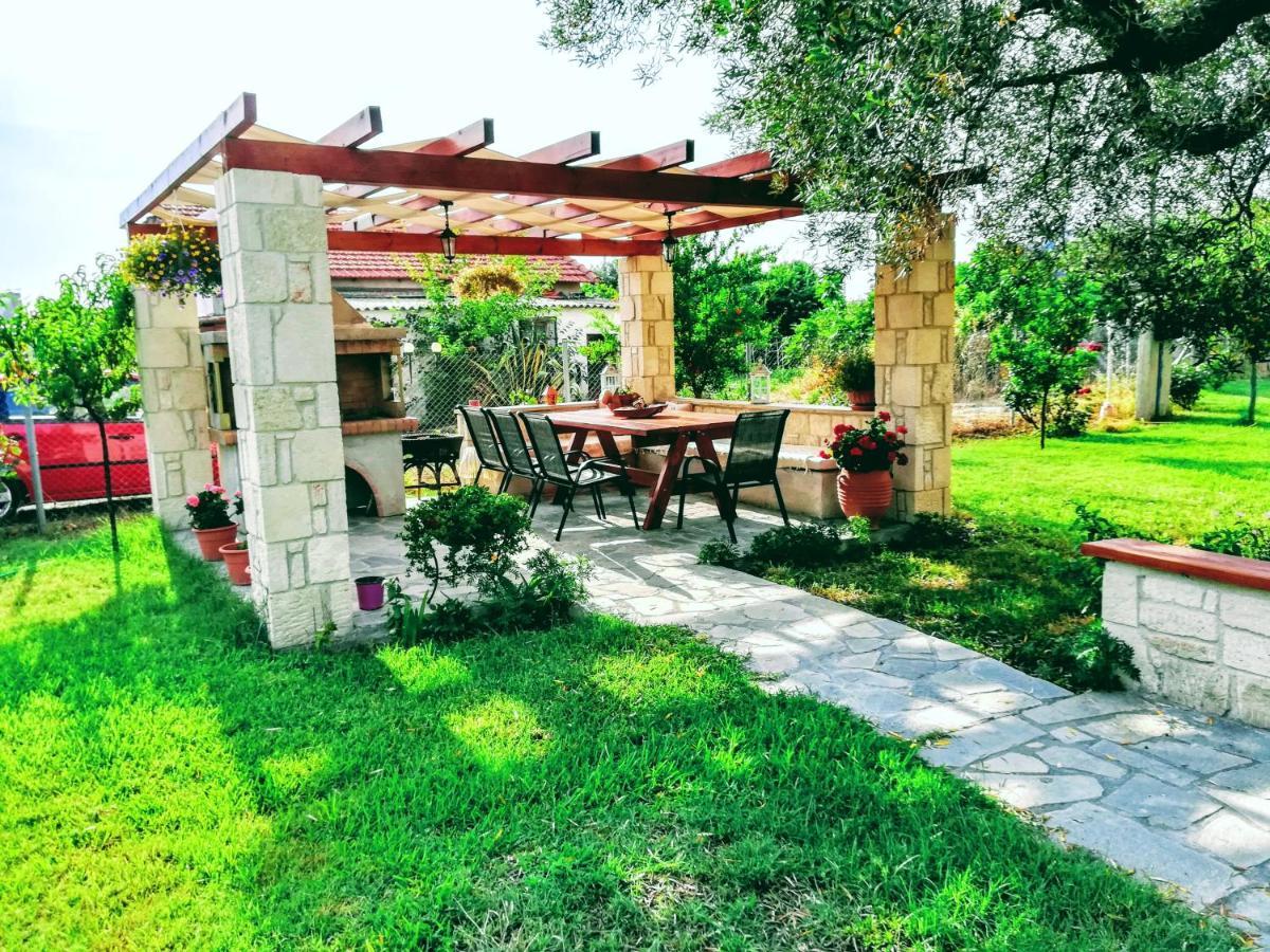 Giorgos Apartments. Skala Fourkas Luaran gambar