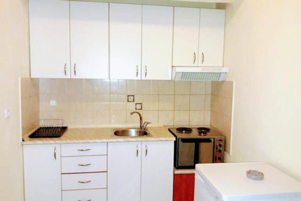 Giorgos Apartments. Skala Fourkas Bilik gambar