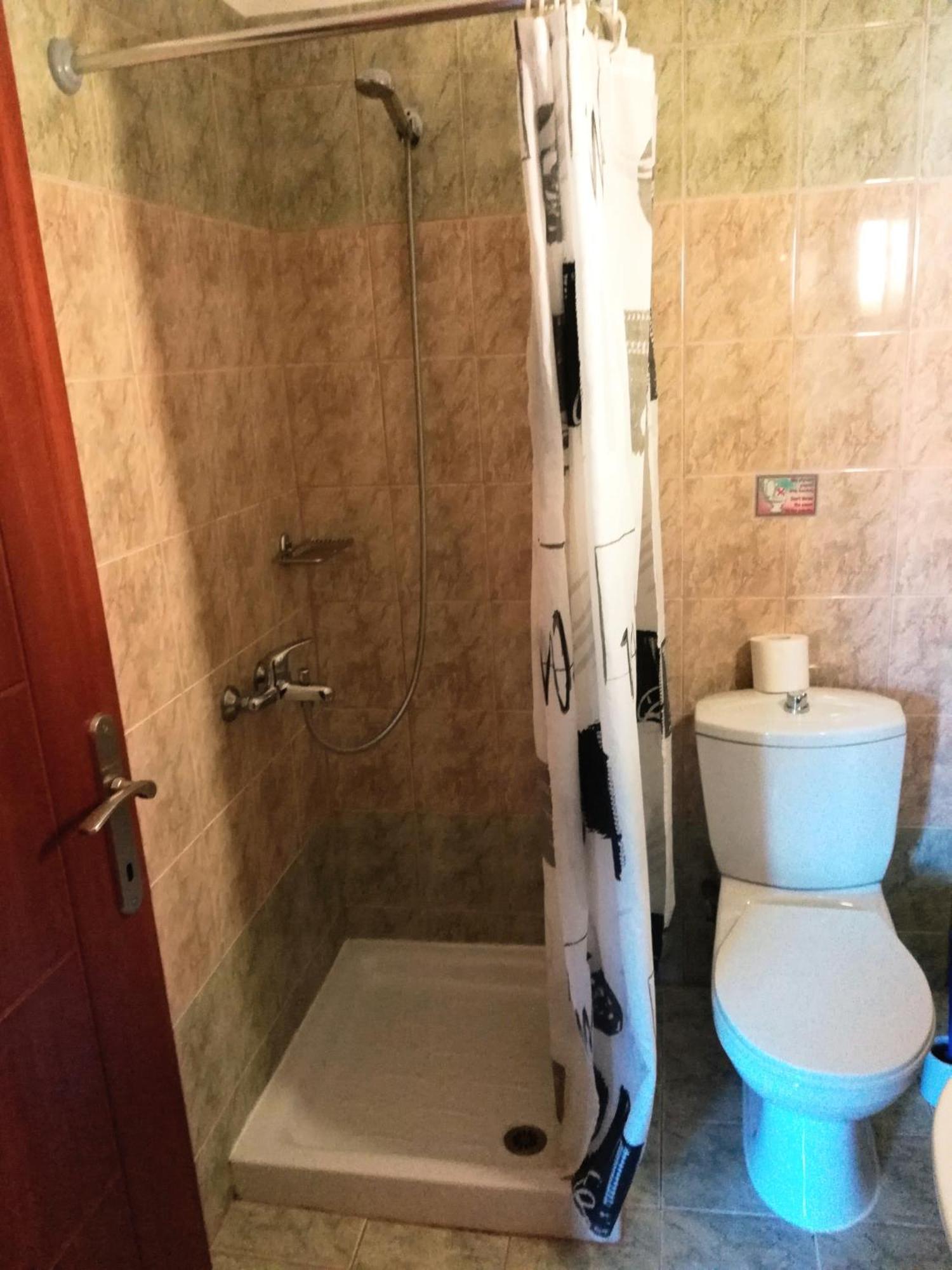 Giorgos Apartments. Skala Fourkas Bilik gambar