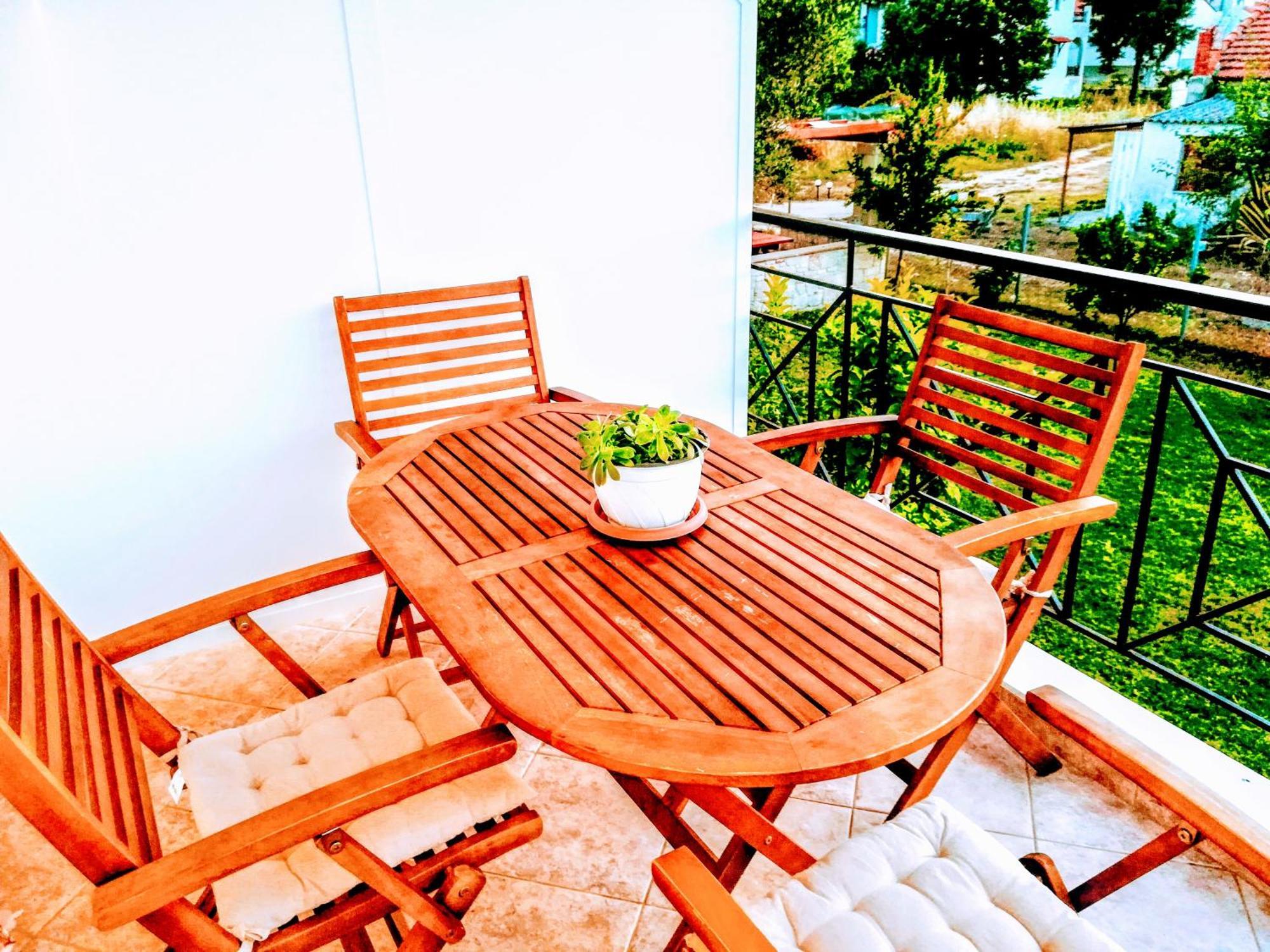 Giorgos Apartments. Skala Fourkas Bilik gambar