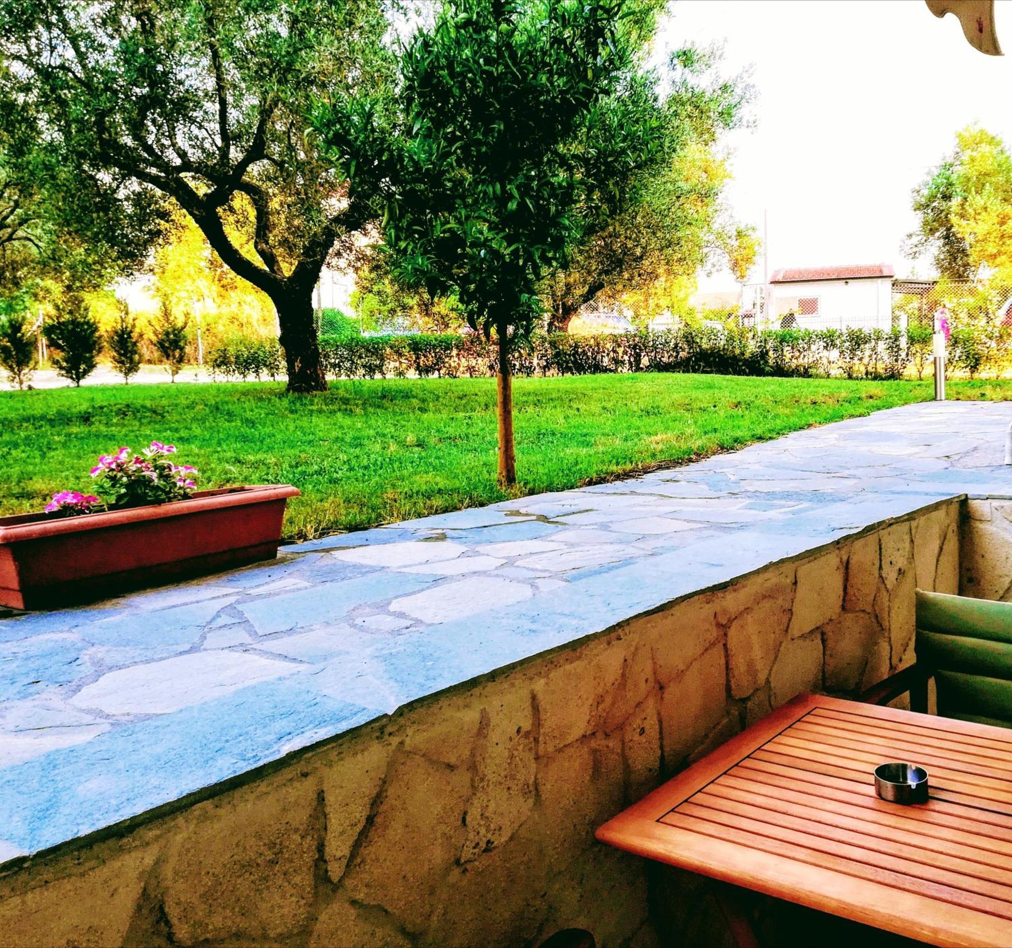 Giorgos Apartments. Skala Fourkas Luaran gambar