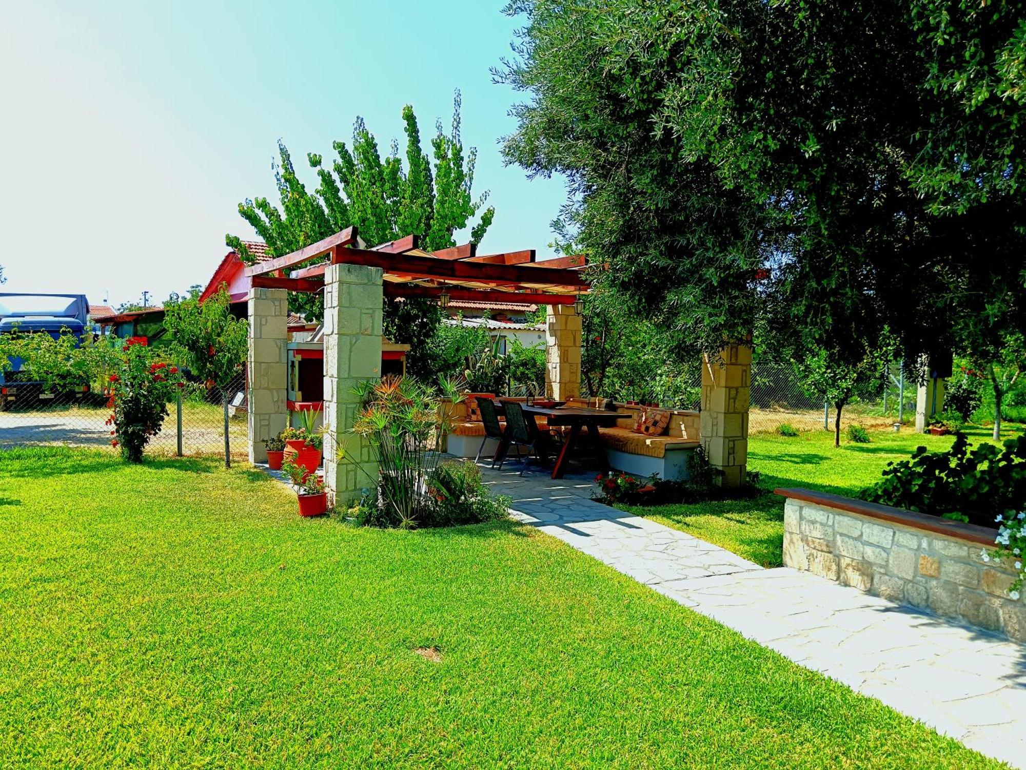 Giorgos Apartments. Skala Fourkas Luaran gambar