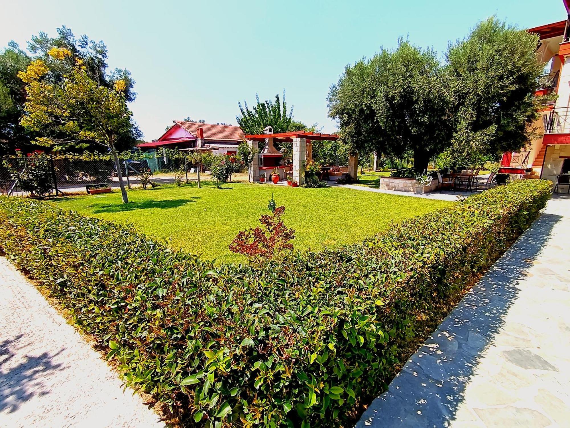Giorgos Apartments. Skala Fourkas Luaran gambar