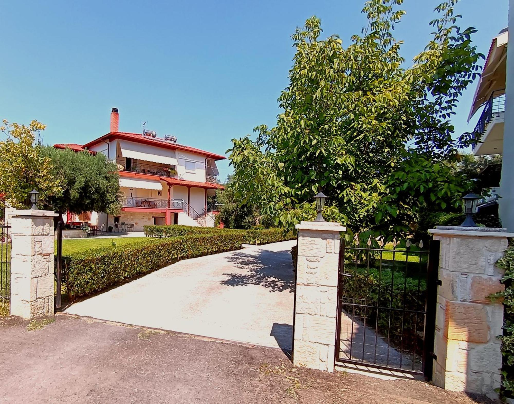 Giorgos Apartments. Skala Fourkas Luaran gambar